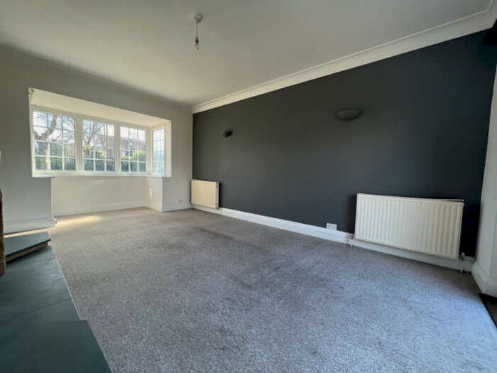 4 Bedroom Detached House To Rent In Swakeleys Road, Uxbridge, UB10