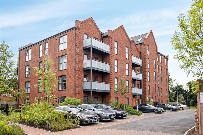 2 Bedroom Flat To Rent In Otter Way, West Drayton, UB7