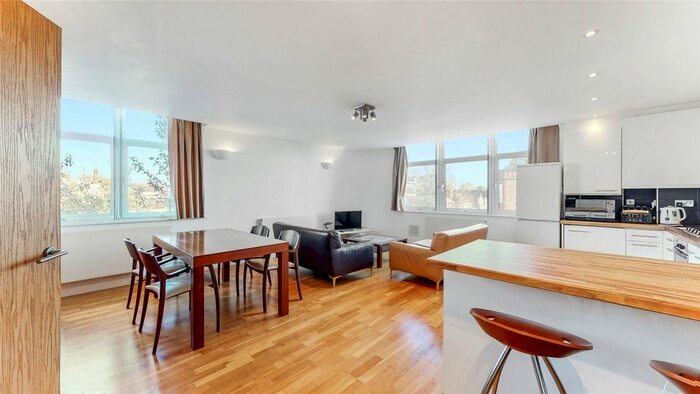 3 Bedroom Flat To Rent In Uxbridge Road, London, Uk, W5