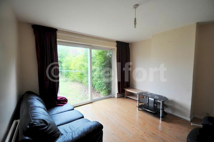 4 Bedroom Semi-Detached House To Rent In Wellington Avenue, London, TW3