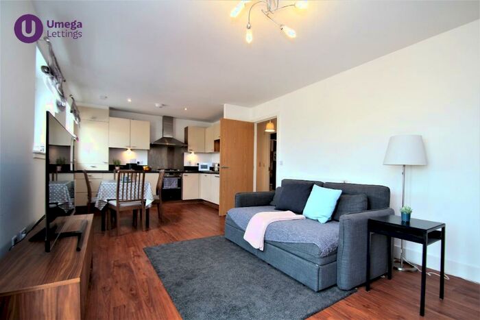 2 Bedroom Flat To Rent In Burnbrae Drive, East Craigs, Edinburgh, EH12