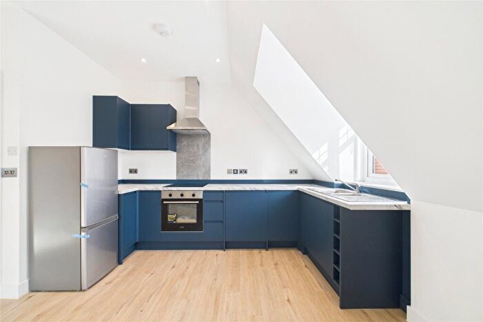 1 Bedroom Flat To Rent In Shoppenhangers Road, Maidenhead, Berkshire, SL6
