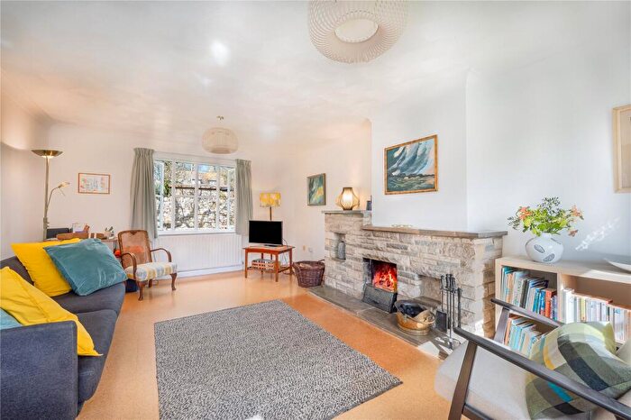 3 Bedroom Bungalow For Sale In Dorset, BH19 - Photo 5