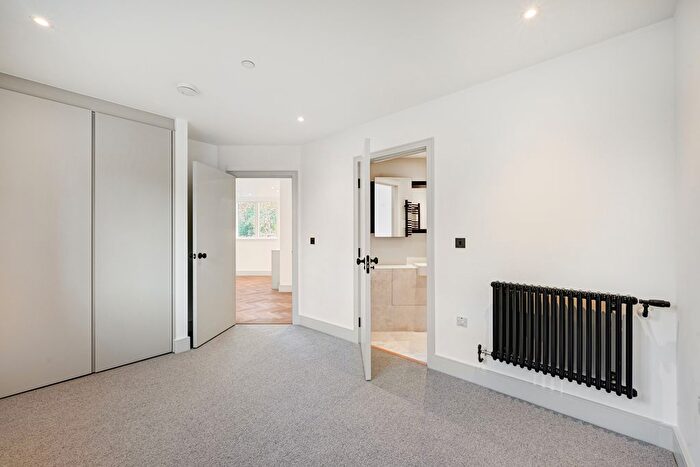 2 Bedroom Flat To Rent In Clifton Mansions, Park Avenue, NW2