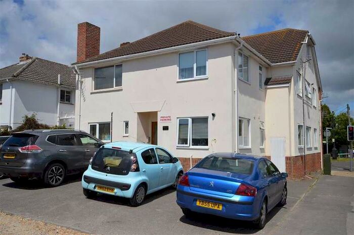 2 Bedroom Flat To Rent In The Parade, Ashley, New Milton, BH25