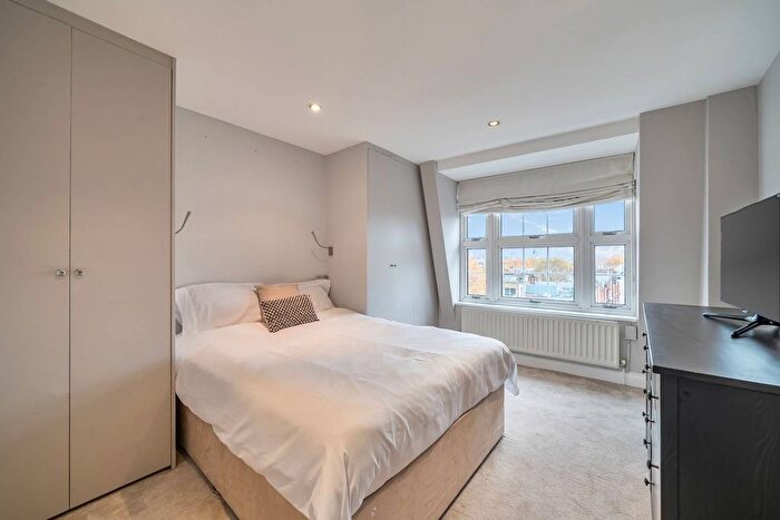 2 Bedroom Flat For Sale In Ovington Court, Knightsbridge, London, SW3