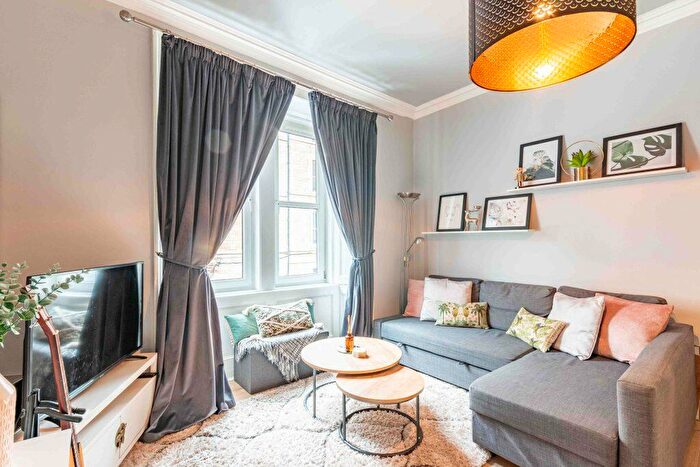 1 Bedroom Flat To Rent In L – Drumdryan Street, Edinburgh, EH3