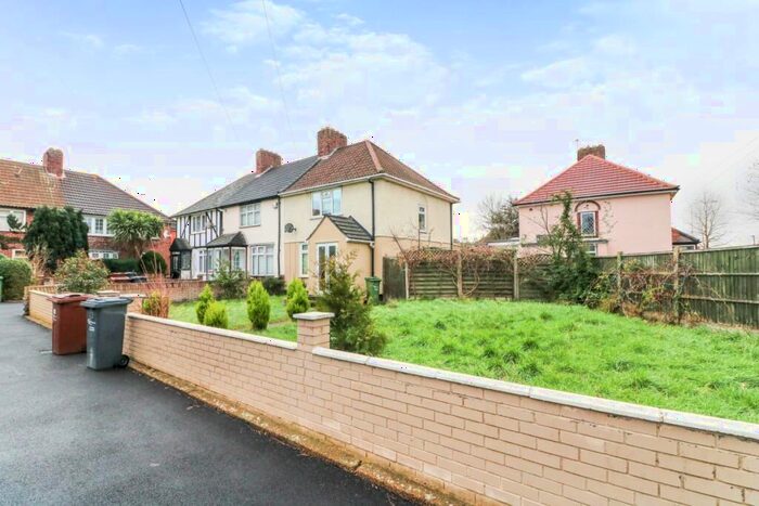 3 Bedroom Semi-Detached House To Rent In Wood Lane, Dagenham, Essex, RM9