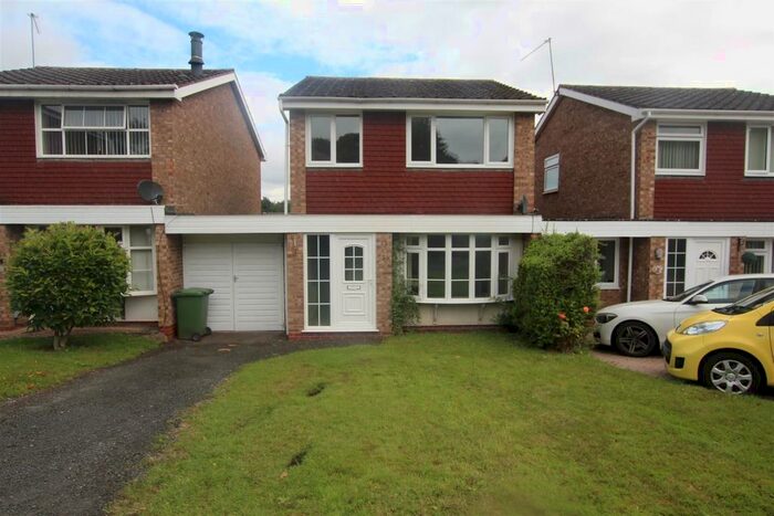 3 Bedroom Link Detached House To Rent In Alveston Close, Redditch, B98
