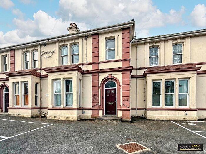 1 Bedroom Flat For Sale In Gainsborough Court, Dorchester Road, Lodmoor, Weymouth, DT4