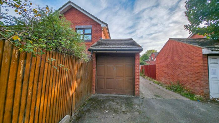 3 Bedroom End Of Terrace House For Sale In Goosander Way, West Thamesmead, SE28