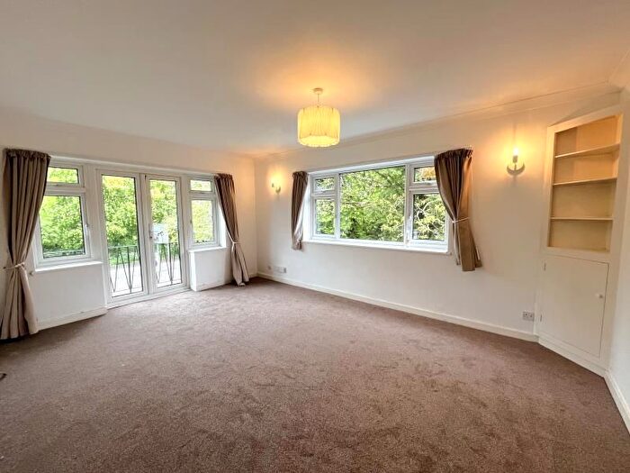 2 Bedroom Flat To Rent In Braganza Court, London Road, Guildford, GU1
