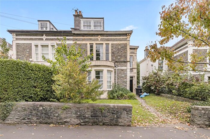 6 Bedroom Semi-Detached House For Sale In Fernbank Road, Bristol, BS6