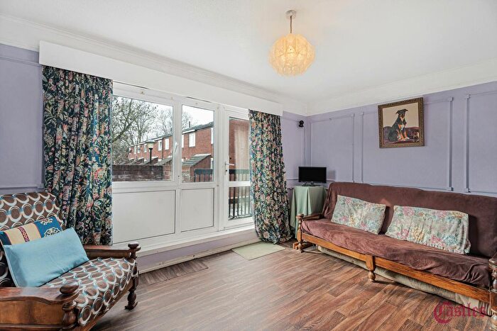 Property For Sale In Tresham Walk, London, E9