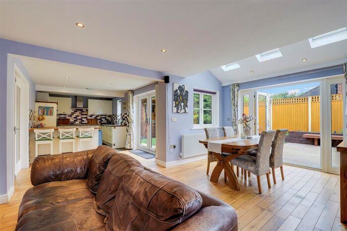 5 Bedroom Detached House For Sale In Orchard Court, Oxton, Southwell, Nottinghamshire, NG25