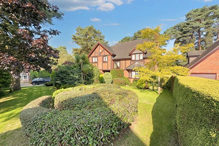 5 Bedroom Detached House For Sale In St Leonards, BH24