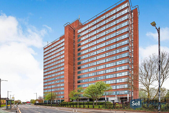 1 Bedroom Flat For Sale In Chester Road, Old Trafford, Manchester, M16