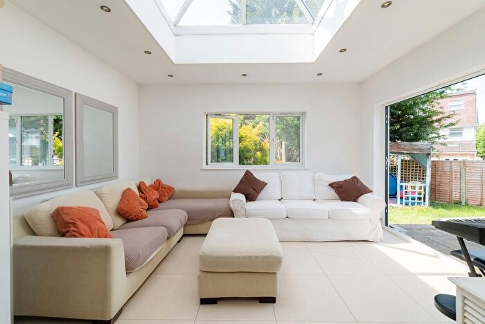 5 Bedroom Flat To Rent In Kidbrooke Way, London, SE3