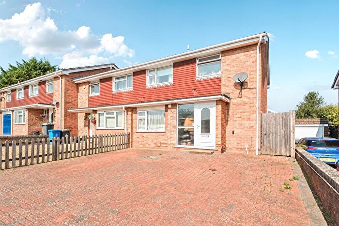 3 Bedroom End Of Terrace House For Sale In Shifford Crescent, Maidenhead, SL6