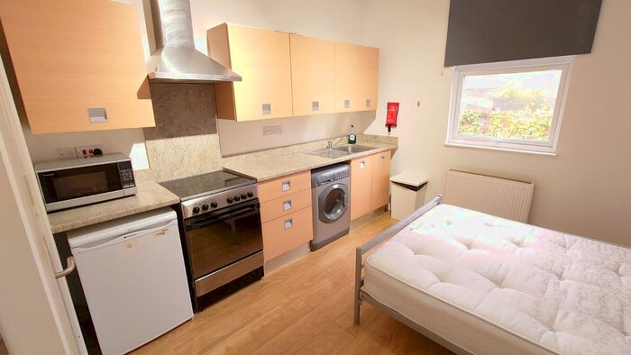 Studio To Rent In High Street, Harlesden NW10