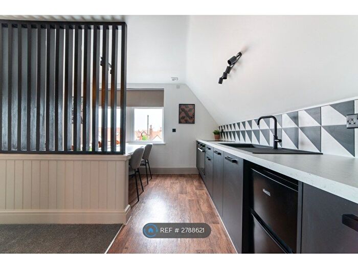 Studio To Rent In St. Thomas Road, Lytham St. Annes, FY8