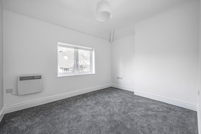 2 Bedroom Flat To Rent In Kennington, Oxford, OX1