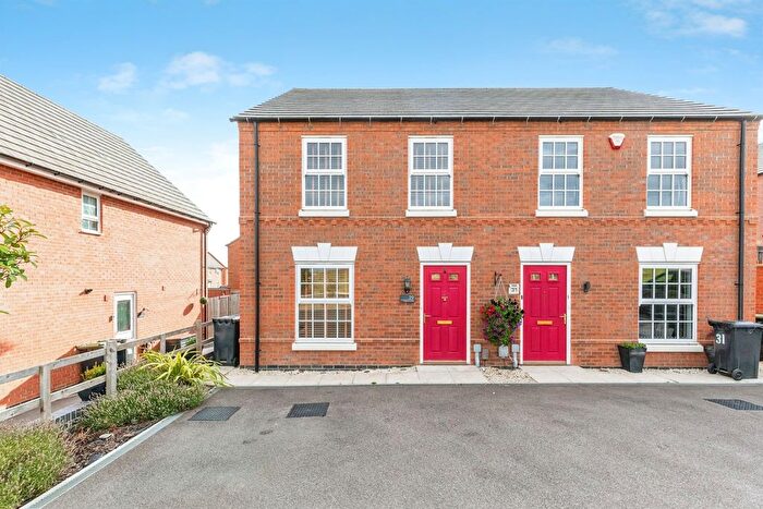 3 Bedroom Semi-Detached House For Sale In Sapphire Street, Irthlingborough, NN9
