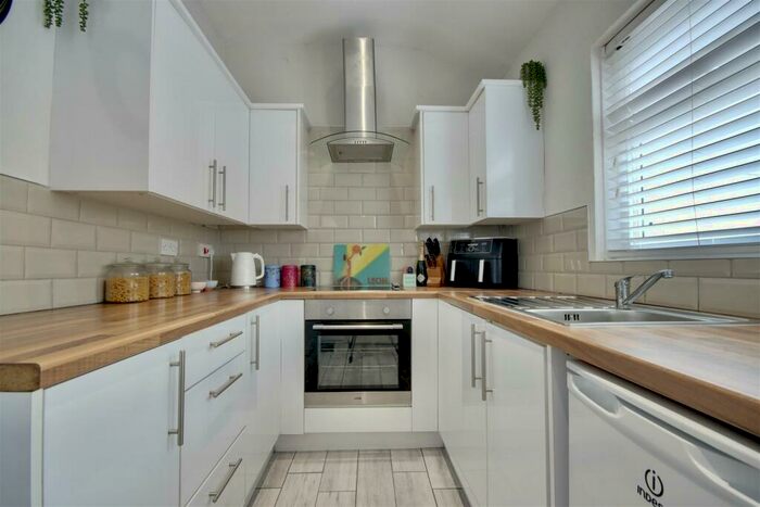 3 Bedroom Maisonette To Rent In Copnor Road, Portsmouth, PO3