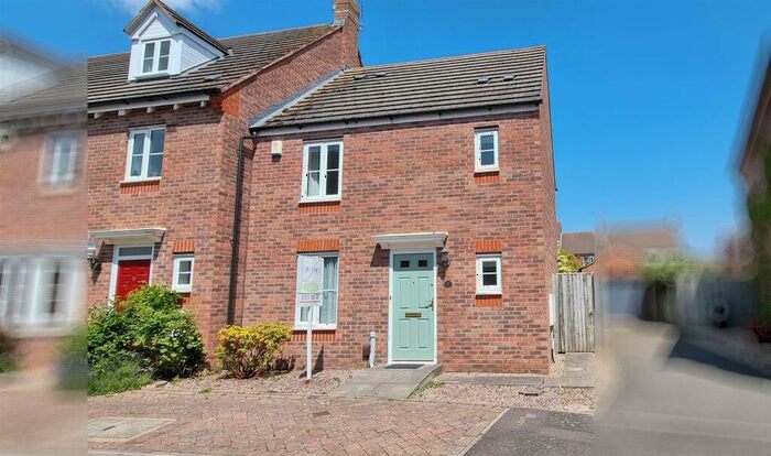 3 Bedroom Link Detached House To Rent In Costard Avenue, Warwick, CV34