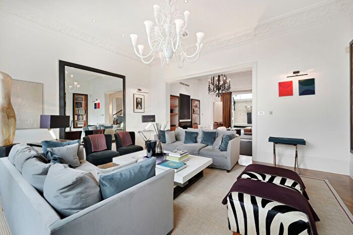 5 Bedroom Flat To Rent In Queen's Gate Terrace, South Kensington, London, United Kingdom, SW7