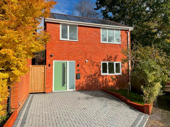 2 Bedroom Detached House For Sale In Cedar Mount, Lyndhurst, SO43