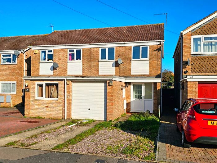 3 Bedroom Semi-Detached House To Rent In Giles Cox, Gloucester, GL2