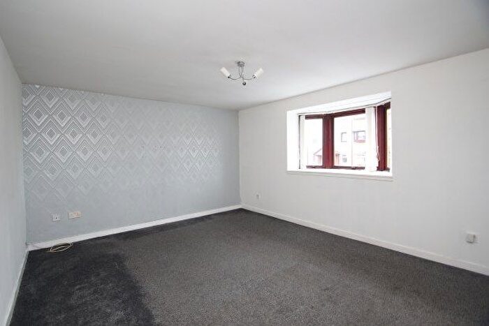 3 Bedroom Flat To Rent In Denmilne Street, Glasgow, G34