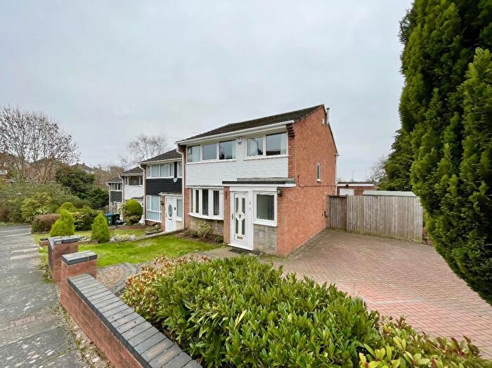 3 Bedroom Semi Detached House For Sale In Garston Way, Great Barr, Birmingham, B43