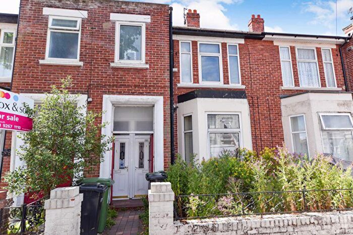 2 Bedroom Flat To Rent In Laburnum Grove, North End, PO2