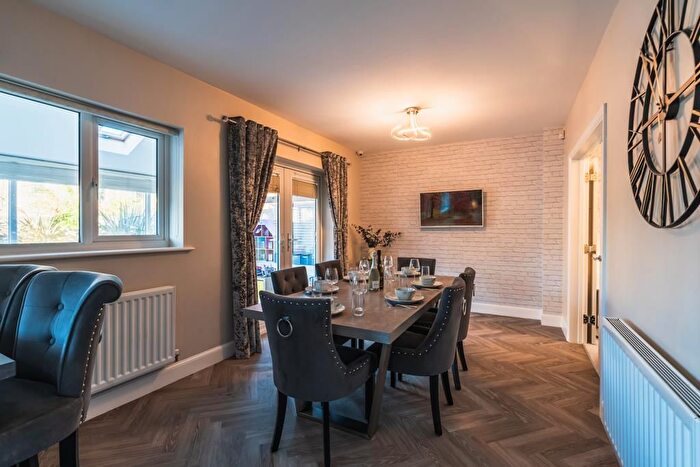 4 Bedroom Detached House For Sale In Summerhouse Drive, Sheffield, S8