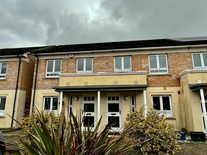 3 Bedroom Terraced House To Rent In Elvedon Road, Feltham, TW13