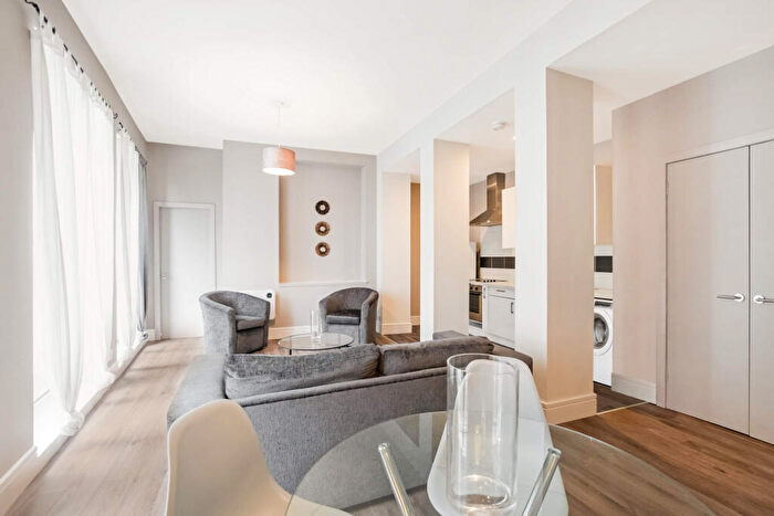 1 Bedroom Apartment To Rent In Candleriggs, Merchant City, G1