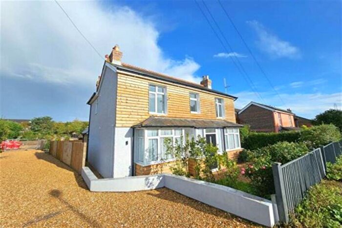 4 Bedroom Detached House To Rent In Hunts Pond Road, Titchfield Common, PO14