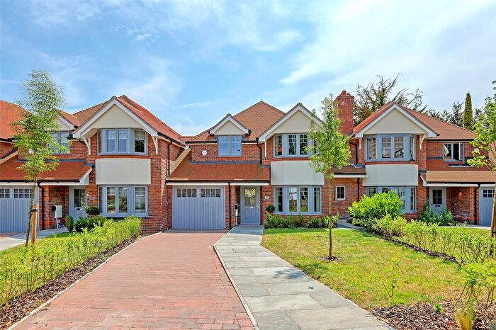 4 Bedroom Link Detached House For Sale In Oakwood Terrace, Ongar Road, Writtle, Chelmsford, CM1