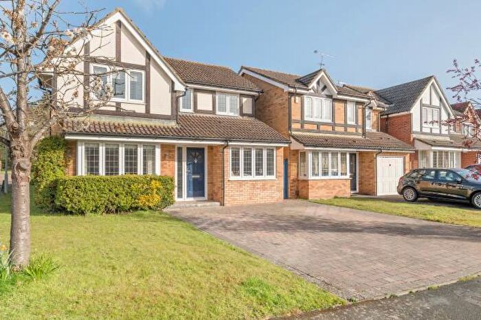4 Bedroom Detached House For Sale In West End, Surrey, GU24