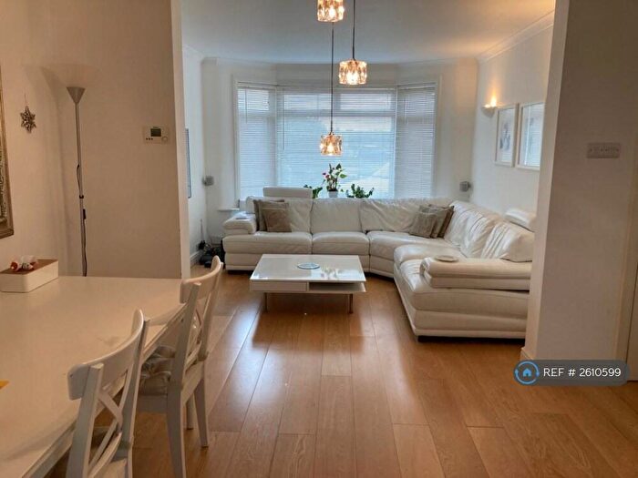 3 Bedroom Semi Detached House To Rent In Honeypot Lane, Stanmore, HA7