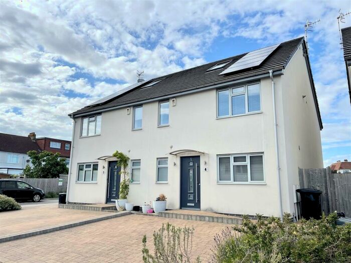 4 Bedroom House To Rent In Silver Birch Close, Hove, BN3