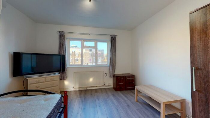 Studio To Rent In Edgware Road, London, W2