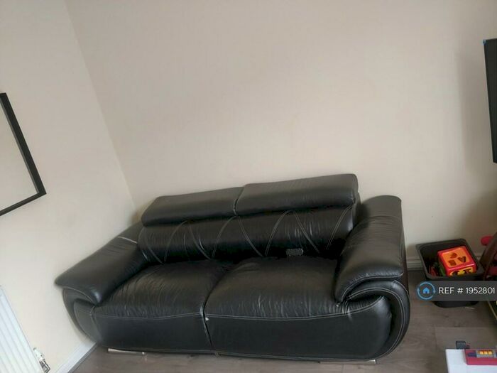 3 Bedroom Semi-Detached House To Rent In Harbour Drive, Liverpool, L19