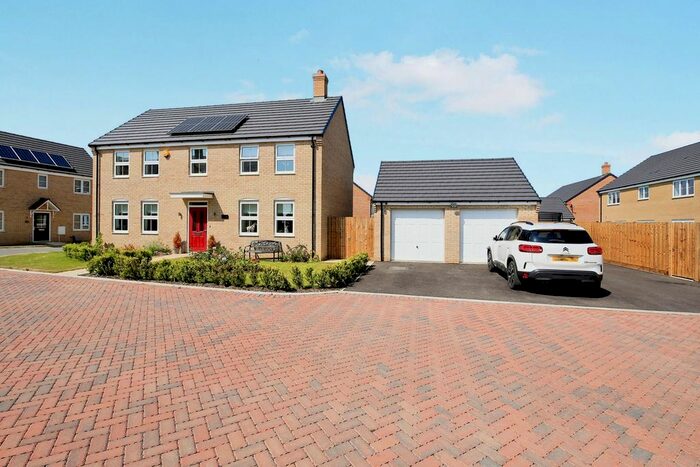5 Bedroom Detached House For Sale In Champions Drive, Thorney, Peterborough, PE6