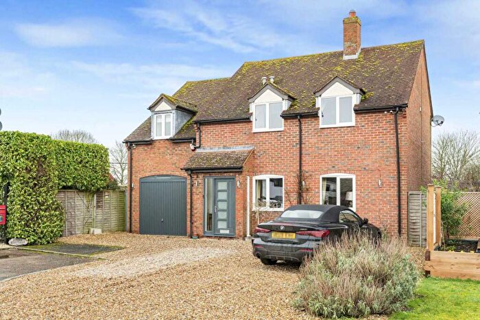 5 Bedroom Detached House For Sale In The Laurels, Stadhampton, Oxford, OX44
