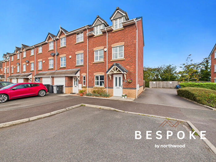 3 Bedroom End Of Terrace House For Sale In Foxholme Court, Crewe, CW1