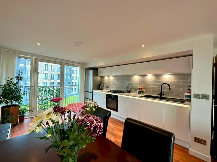 2 Bedroom Flat To Rent In Bell Street, Merchant City, Glasgow, G4