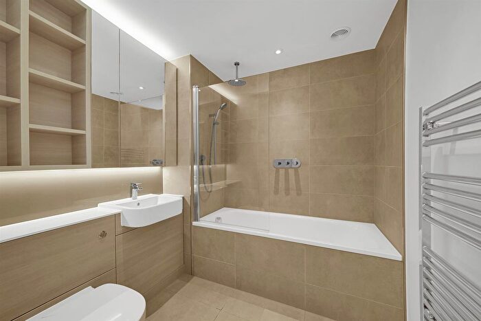 1 Bedroom Flat To Rent In Glasshouse Gardens, London, E20